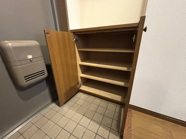 太田マンションの玄関