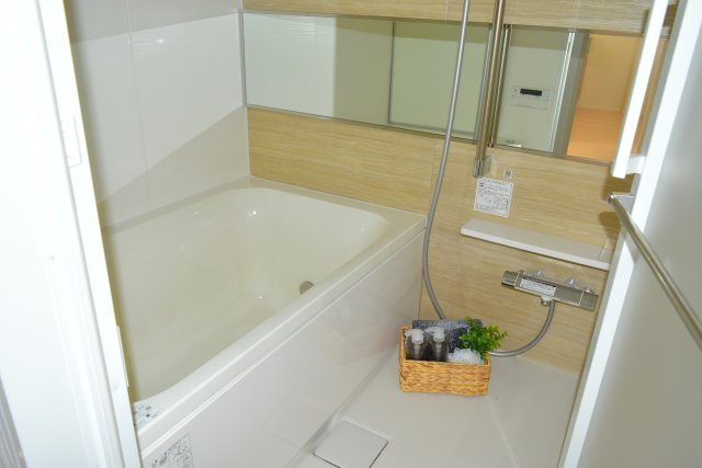 府中市緑町２丁目の中古マンションの浴室