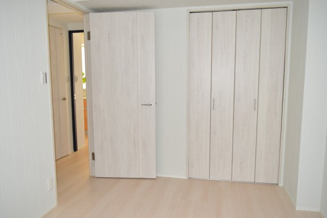 府中市緑町２丁目の中古マンションの収納