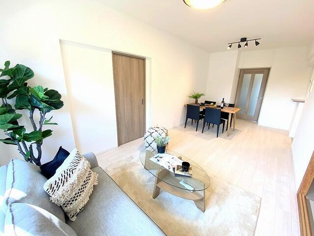 名古屋市千種区富士見台５丁目の中古マンションの居間・リビング| 