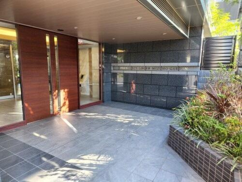 名古屋市瑞穂区明前町の中古マンションのエントランス| 