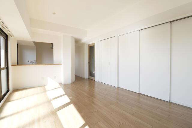 名古屋市熱田区大宝３丁目の中古マンションの居間・リビング|陽当たり良好のＬＤ。真冬でも… 