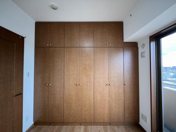 名古屋市守山区小幡南１丁目の中古マンションの収納|「洋室約8帖」大規模な収納付き 