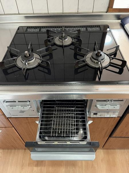 名古屋市守山区小幡南１丁目の中古マンションのキッチン|「キッチン」三口ガスコンロ新… 