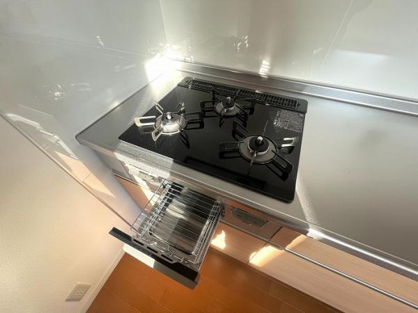 名古屋市南区内田橋２丁目の中古マンションのキッチン|「キッチン」三口コンロです。 