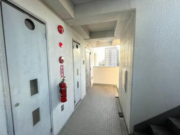 名古屋市南区内田橋２丁目の中古マンションのその他共用部分|エレベーターから玄関までの様… 