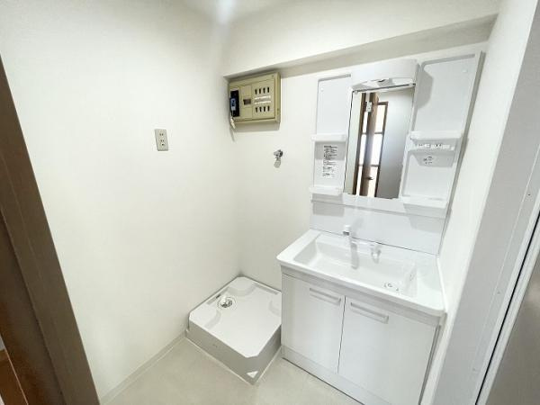 名古屋市南区内田橋２丁目の中古マンションの独立洗面台|「脱衣所」洗面台新品です。 