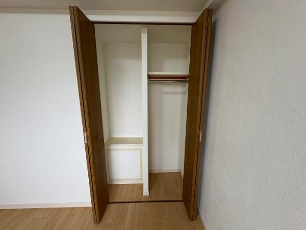 名古屋市千種区香流橋２丁目の中古マンションの収納|洋室3クローゼット 