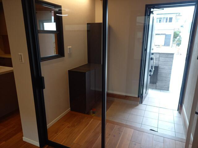 名古屋市天白区高島１丁目の新築一戸建の玄関| 