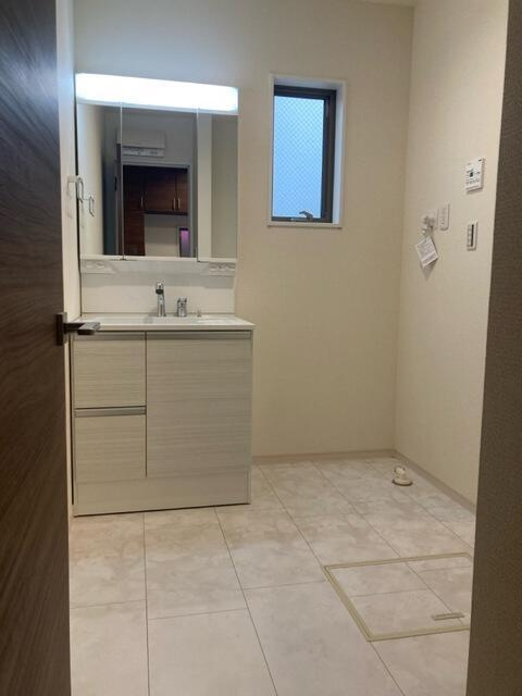 名古屋市緑区大高町字東千正坊の新築一戸建の独立洗面台|洗顔や歯磨きなど毎日使う洗面… 