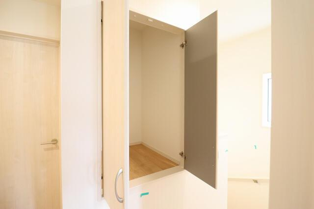 名古屋市南区源兵衛町１丁目の新築一戸建のランドリースペース|(1)号棟 2階廊下収納 