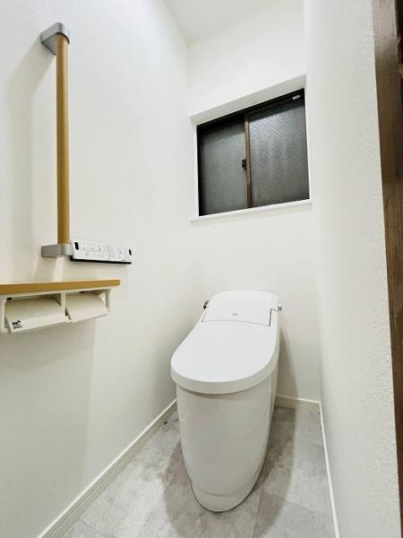 名古屋市守山区高島町の中古一戸建のトイレ|「トイレ」クロス張替え 