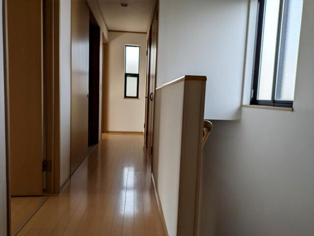 名古屋市南区明治２丁目の中古一戸建の収納|３階廊下 