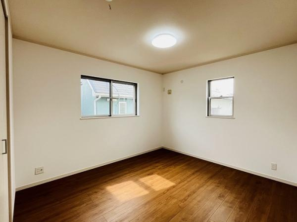 名古屋市守山区菱池町の中古一戸建の洋室|「南西洋室」 別角度からの撮… 