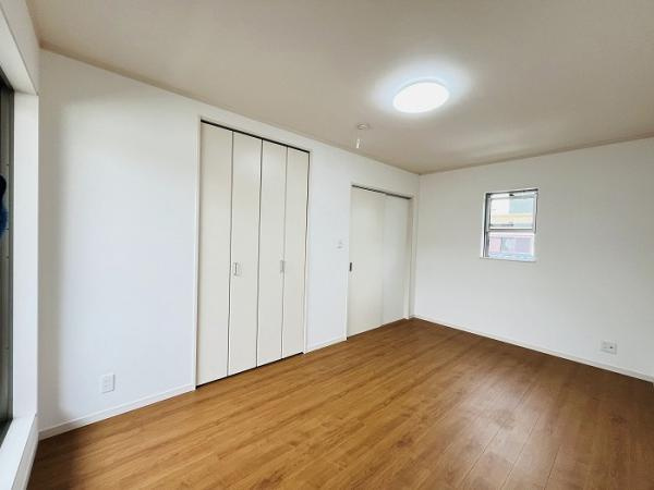 名古屋市守山区菱池町の中古一戸建の洋室|「南東洋室」バルコニーからの… 