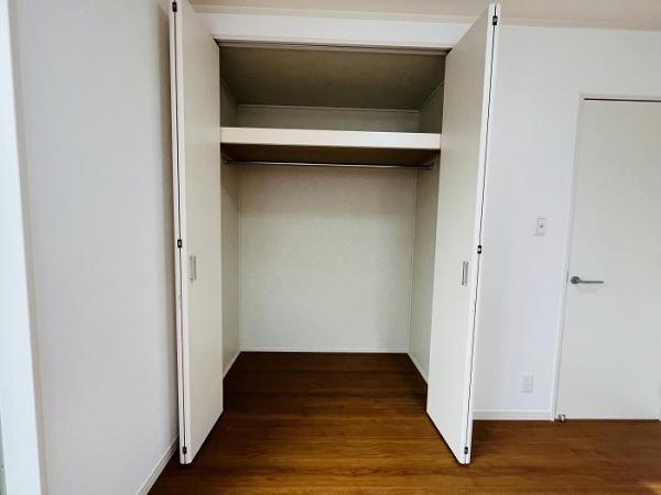 名古屋市守山区菱池町の中古一戸建の収納|「北西洋室」バルコニーの様子… 