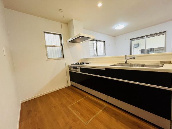 名古屋市守山区菱池町の中古一戸建のキッチン|「対面キッチン」LDKの様子が… 