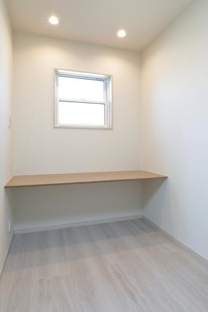 名古屋市守山区鳥羽見３丁目の新築一戸建のその他|２階主寝室のワークスペース 