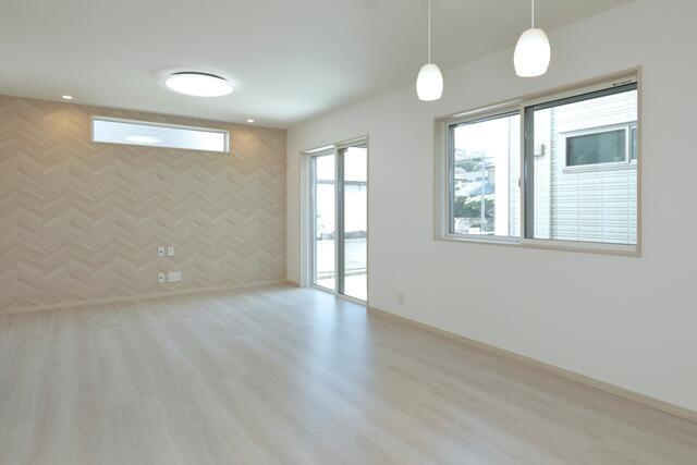 名古屋市守山区鳥羽見３丁目の新築一戸建の居間・リビング|広々リビングには床暖房とエア… 