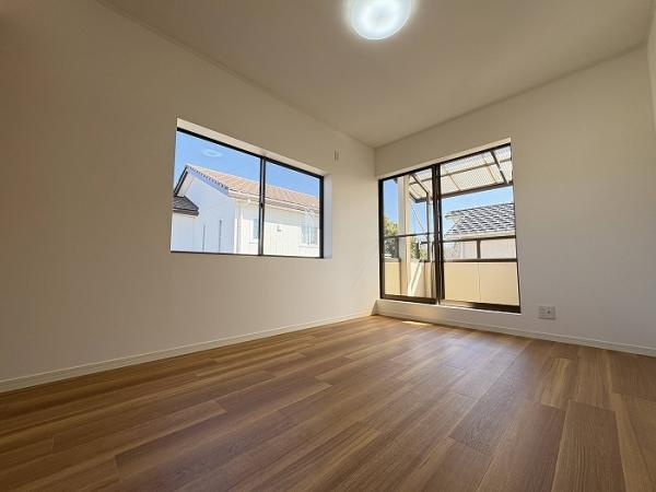 名古屋市守山区大字中志段味字南原の中古一戸建の洋室|「2階東洋室」バルコニーにつ… 