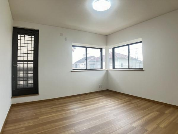 の中古一戸建の洋室|2F南西側洋室 