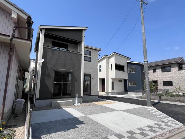 名古屋市港区船頭場２丁目の新築一戸建の前面道路含む現地写真|外観写真（南西） 