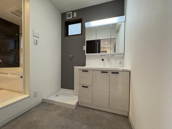 名古屋市中村区押木田町２丁目の中古一戸建の独立洗面台|脱衣所 