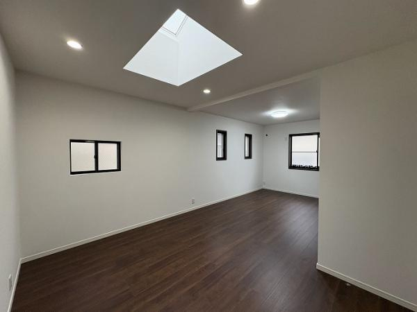 名古屋市北区稚児宮通２丁目の中古一戸建の居間・リビング|洋室 