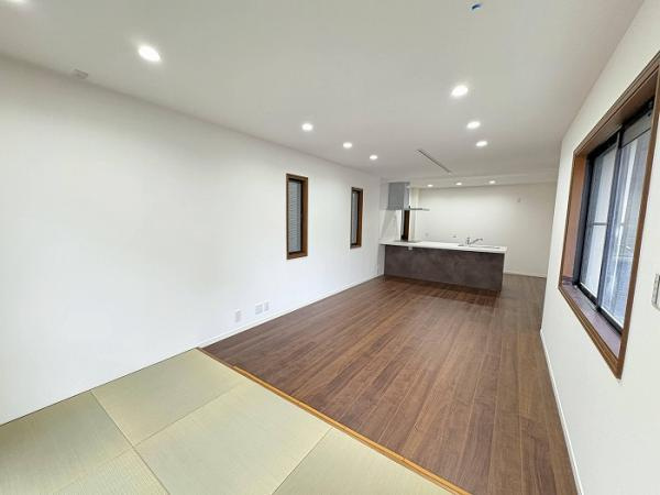 名古屋市北区稚児宮通２丁目の中古一戸建のその他|リビング別角度 