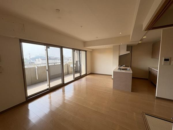 名古屋市天白区平針南４丁目の中古マンションの居間・リビング|「LDK」別角度 