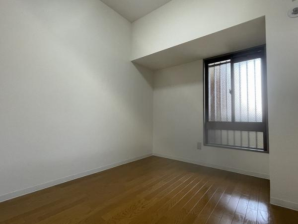 名古屋市北区平安２丁目の中古マンションの洋室|「北西洋室」別の角度から 