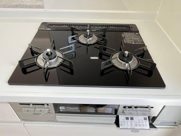 名古屋市北区上飯田東町１丁目の中古マンションのキッチン|「３口コンロ」新品取替してお… 