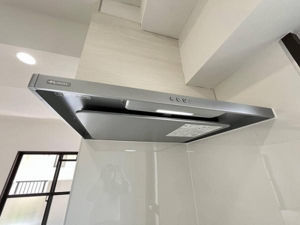 名古屋市北区上飯田東町１丁目の中古マンションのキッチン|「レンジフード」新品取替して… 