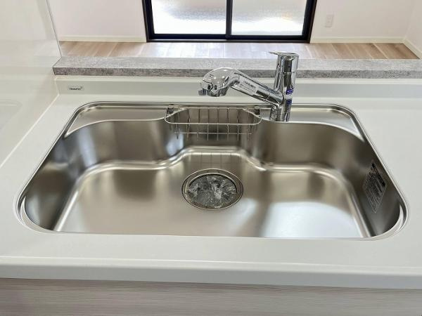 名古屋市北区上飯田東町１丁目の中古マンションのキッチン|「流し台」新品取替しておりま… 