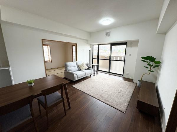 名古屋市千種区光が丘１丁目の中古マンションの居間・リビング|ニトリ家具付き物件です。 