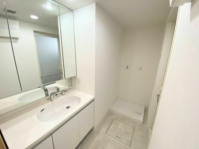 名古屋市中川区松年町２丁目の中古マンションの独立洗面台| 