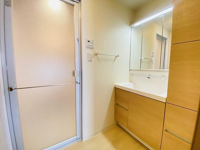 名古屋市緑区長根町の中古マンションの独立洗面台| 