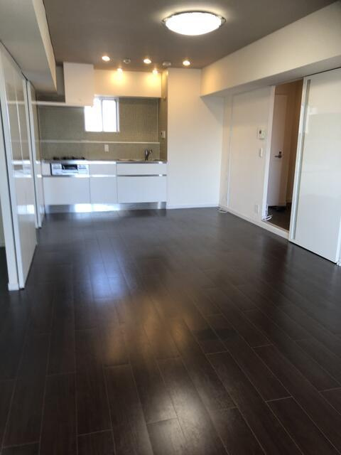 名古屋市昭和区滝子通３丁目の中古マンションの居間・リビング| 