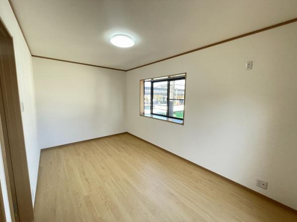 名古屋市熱田区野立町２丁目の中古一戸建の洋室|「2階北洋室」約7.5帖です。 