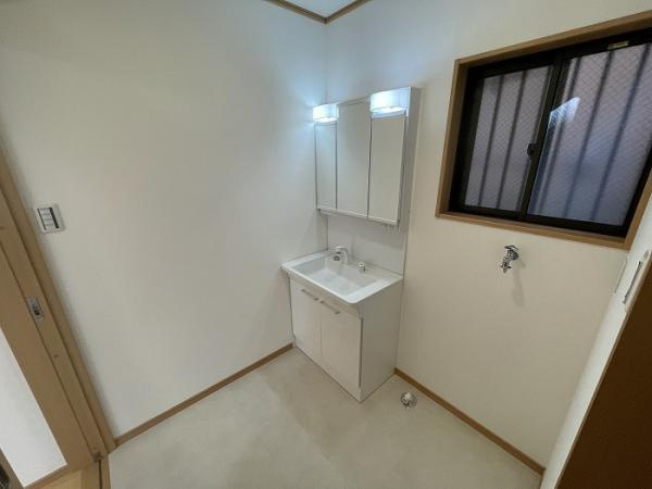 名古屋市熱田区野立町２丁目の中古一戸建のその他|「脱衣所」洗面台新品です。 