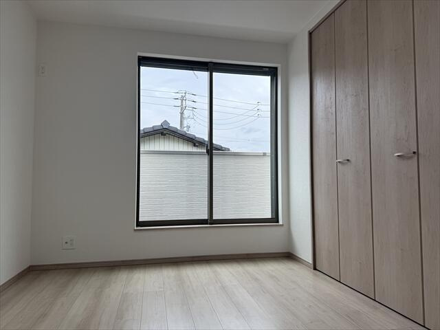 名古屋市守山区大字中志段味字東荒古の新築一戸建の洋室| 