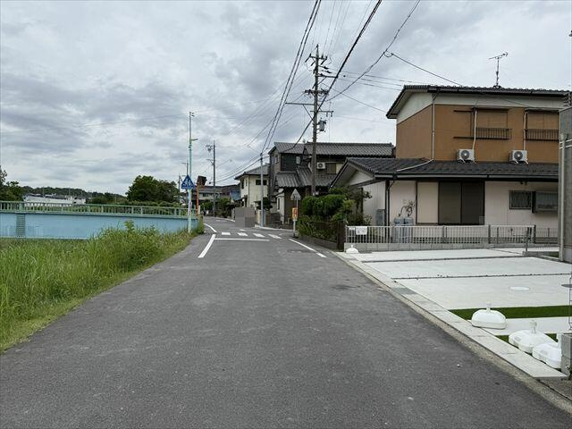 名古屋市守山区大字中志段味字東荒古の新築一戸建の前面道路含む現地写真| 
