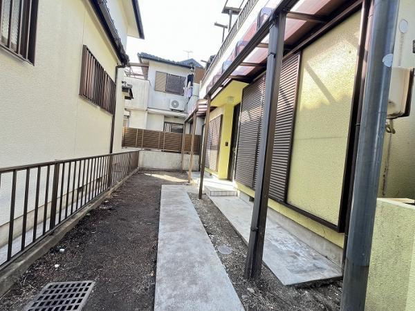 名古屋市守山区高島町の中古一戸建のその他|「庭」窓辺にひさしがあります。 