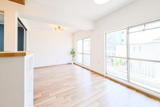 名古屋市中川区露橋２丁目の中古マンションの居間・リビング| 