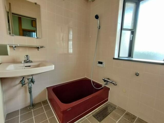 名古屋市守山区新守山の中古一戸建の浴室| 