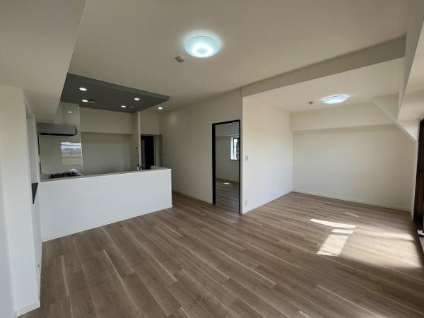 名古屋市名東区よもぎ台３丁目の中古マンションの居間・リビング|リビング別角度 