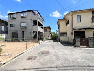 【前面道路含む現地写真】