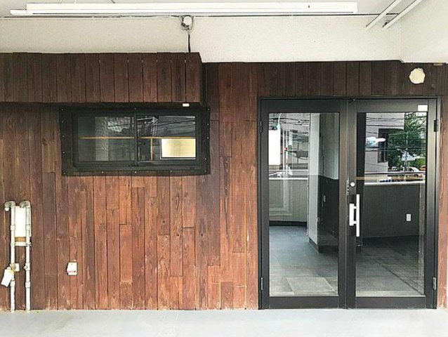 所沢市榎町　一棟売ビル　角地！の玄関