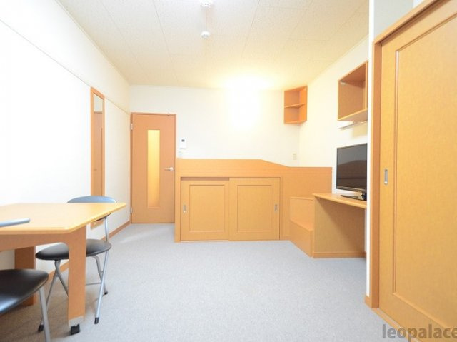 レオパレス葉山の居間・リビング|設備・使用は号室により異なる為、現況を優先いたします。