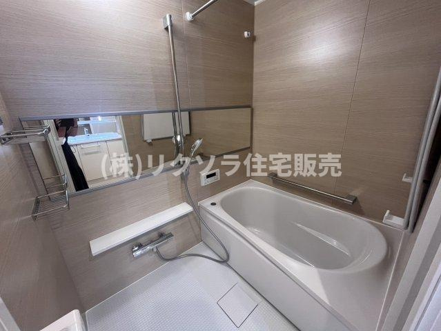 ルネ枚方の浴室|浴室乾燥機付き
■物件内覧・資金計画相談・住宅ローン相談、リフォーム相談、お問合せ受付中■
※当日・翌日のご内覧、ご相談はお電話でのお問合せがスムーズです！